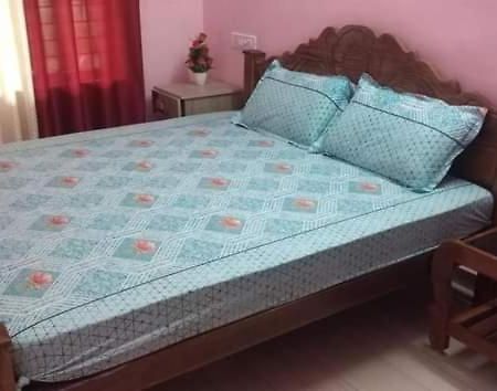 Dwaraka Munroe Apartamento Kollam Exterior foto